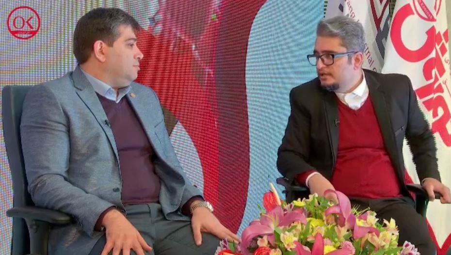 قسمتی از گفتگوی رادیو افق کوروش با دکتر فخریان