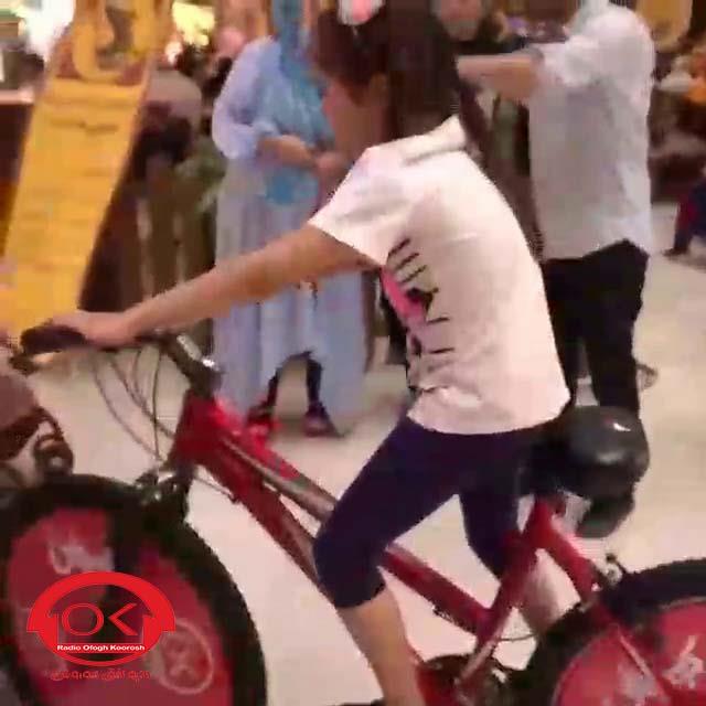  گزارش تصویری از طوفان تخفیفات افق کوروش در کورش مال